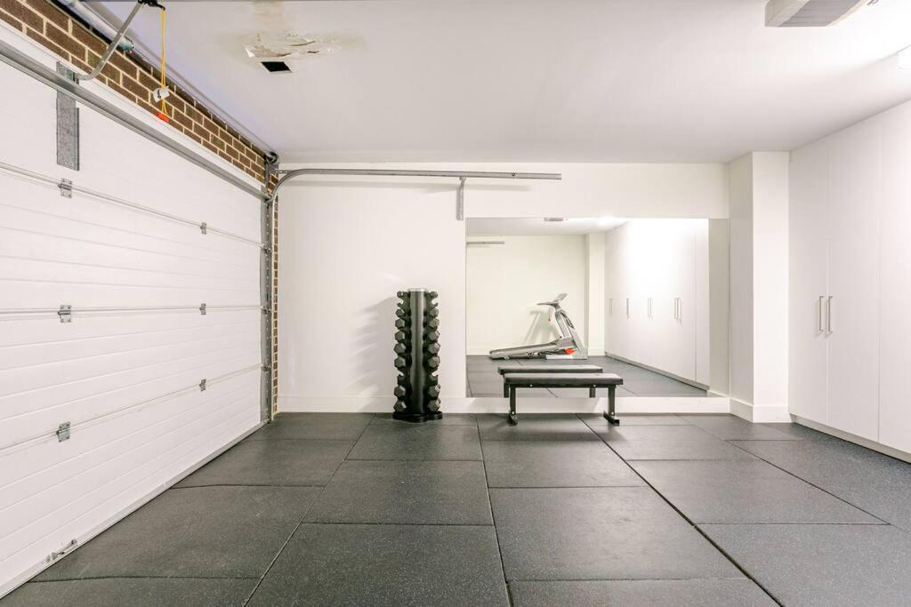 Peaceful And Spacious Modern Chadstone Home Carnegie エクステリア 写真