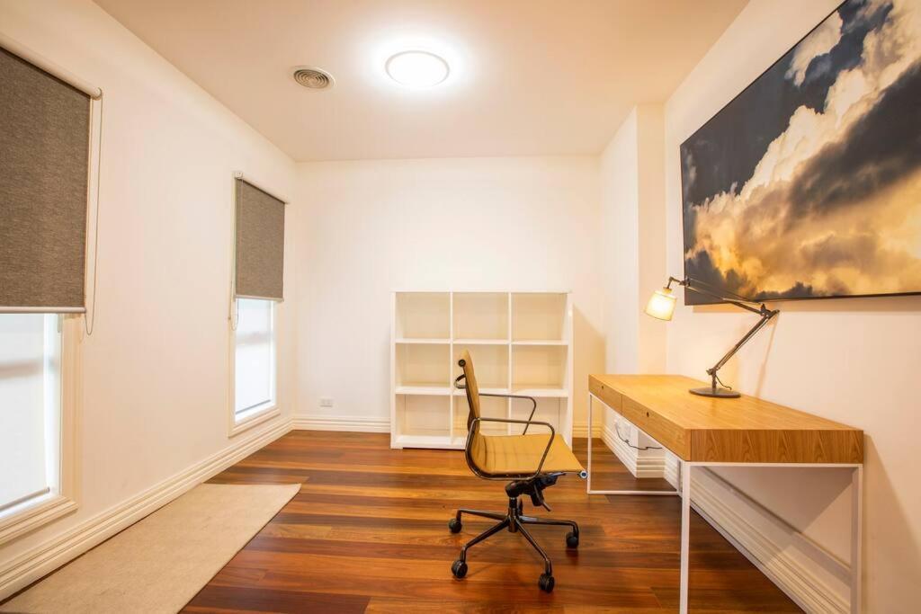 Peaceful And Spacious Modern Chadstone Home Carnegie エクステリア 写真